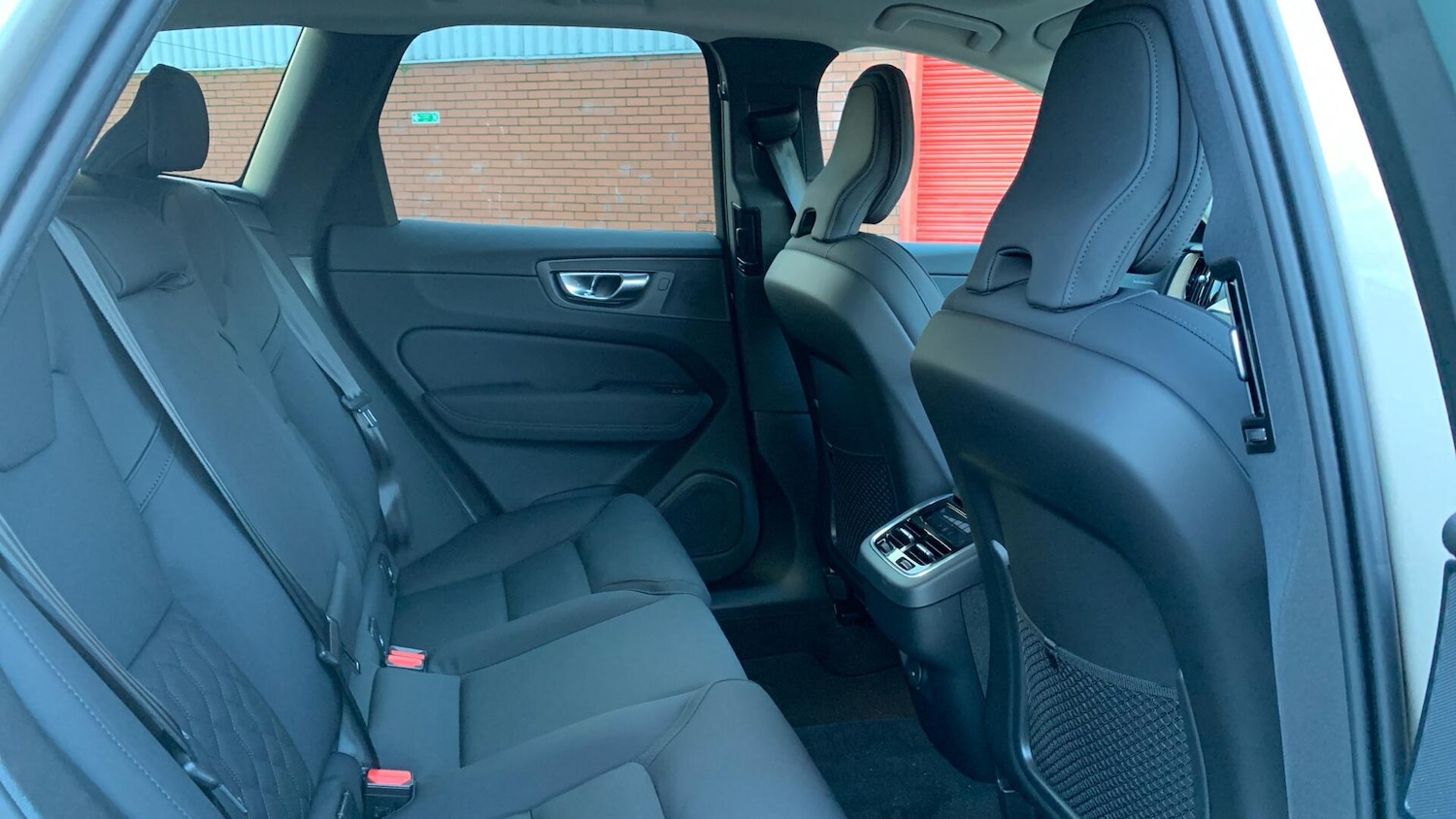 Used Volvo XC60 2025 for sale - 77230398: Photo 6