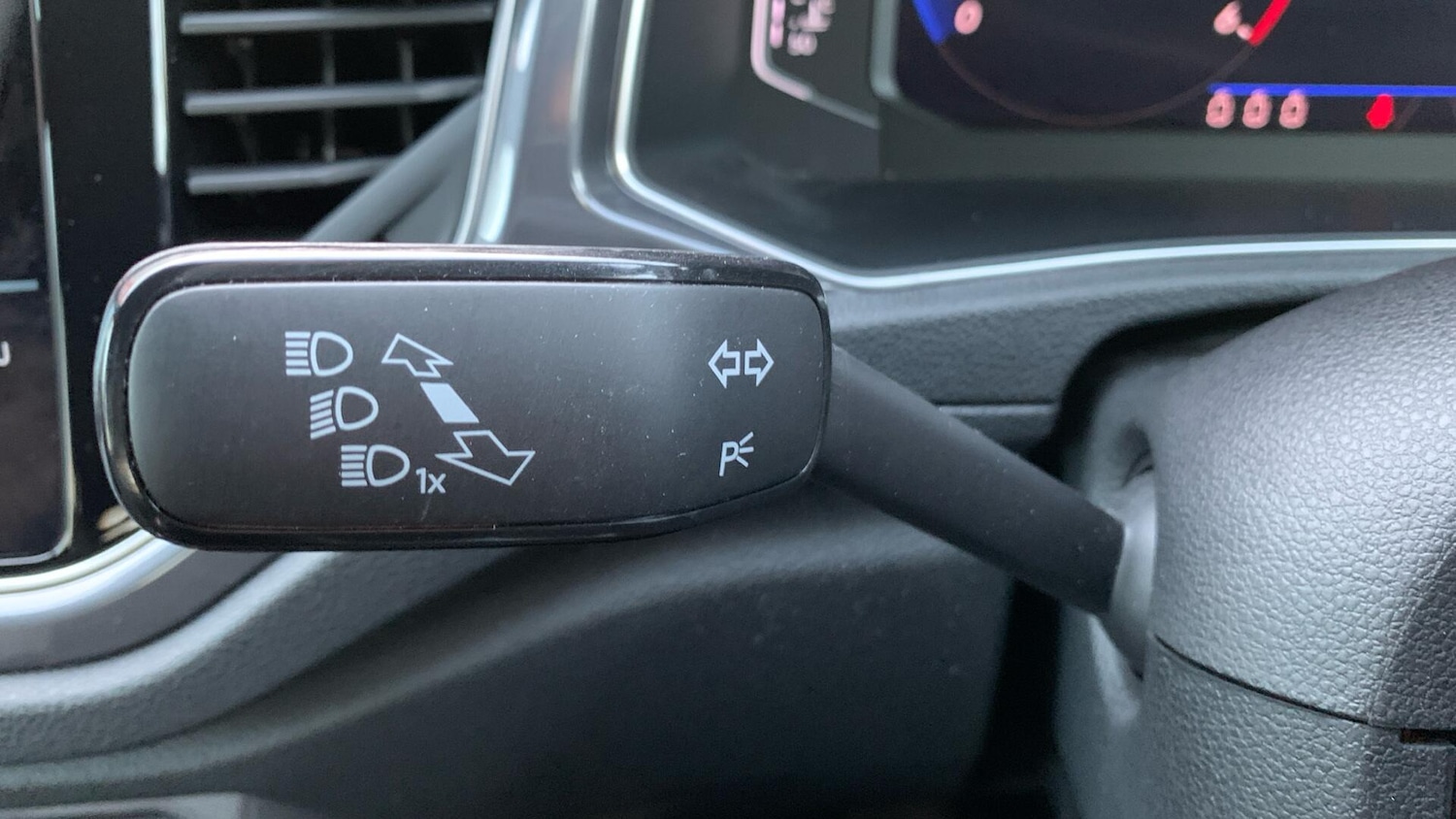 Used Volkswagen T-Roc 2021 for sale - 76824384: Photo 20