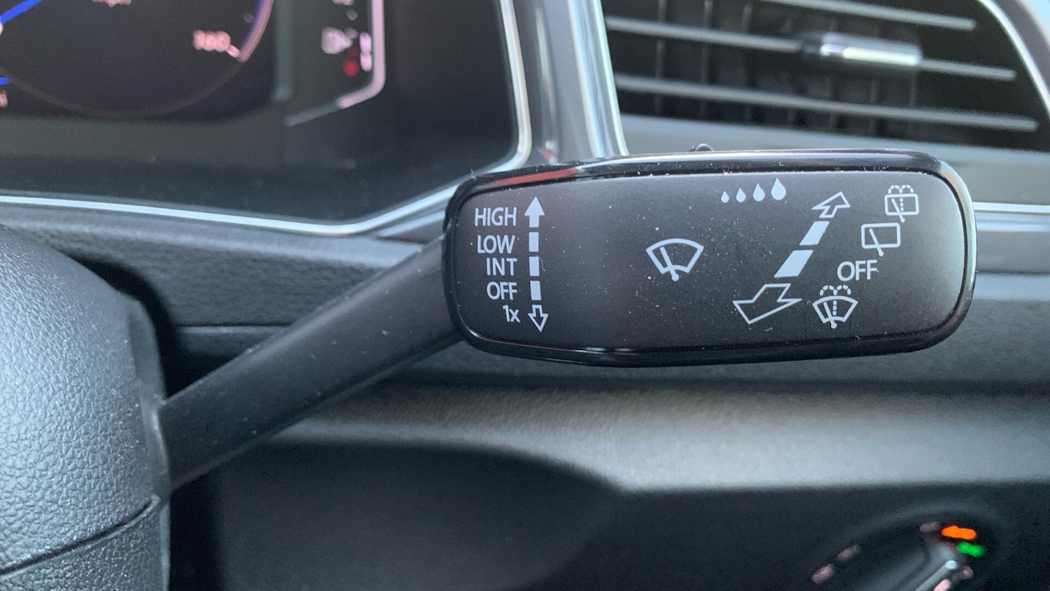 Used Volkswagen T-Roc 2021 for sale - 76824384: Photo 23