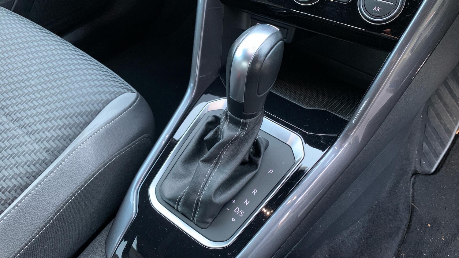 Used Volkswagen T-Roc 2021 for sale - 76824384: Photo 26