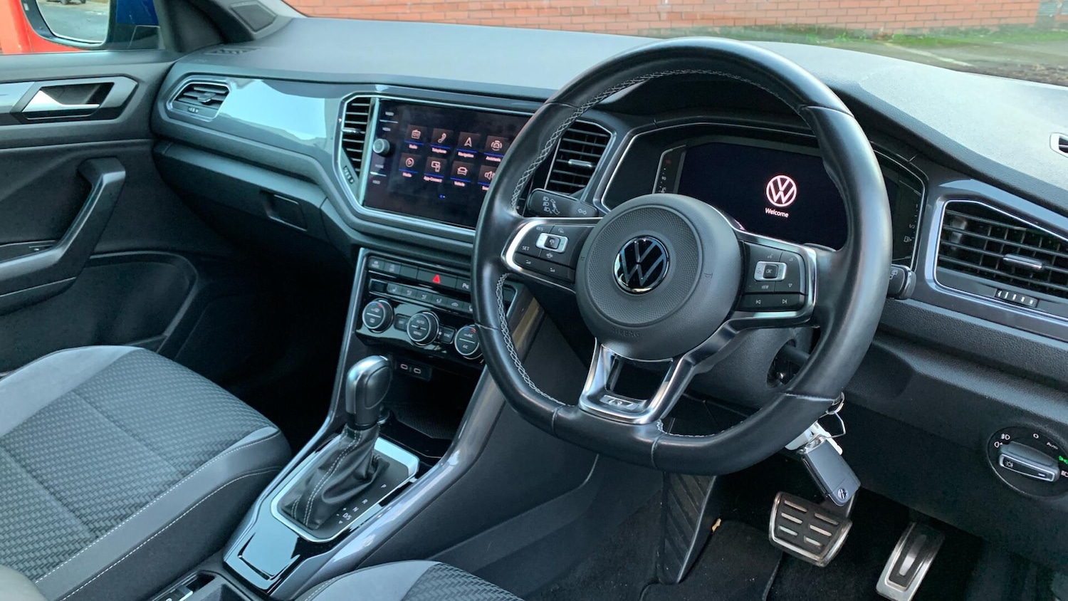 Used Volkswagen T-Roc 2021 for sale - 76824384: Photo 4