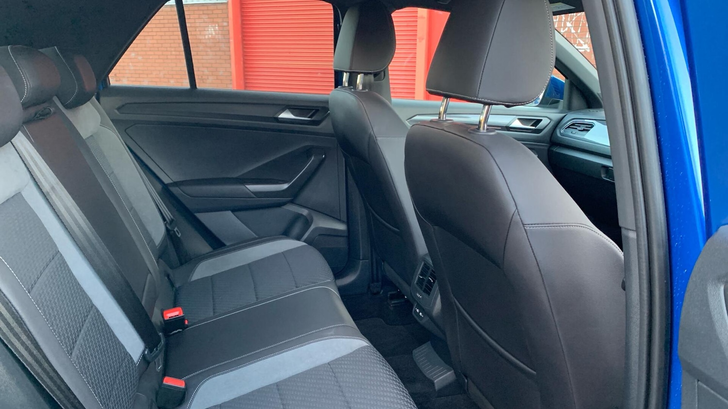 Used Volkswagen T-Roc 2021 for sale - 76824384: Photo 6