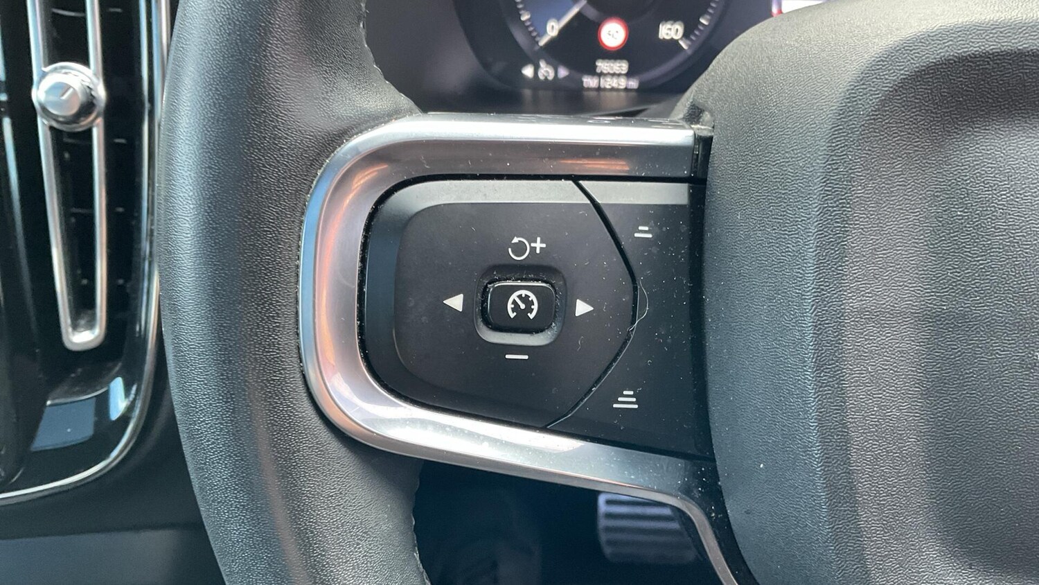 Used Volvo XC40 for sale - 77839985: Photo 21