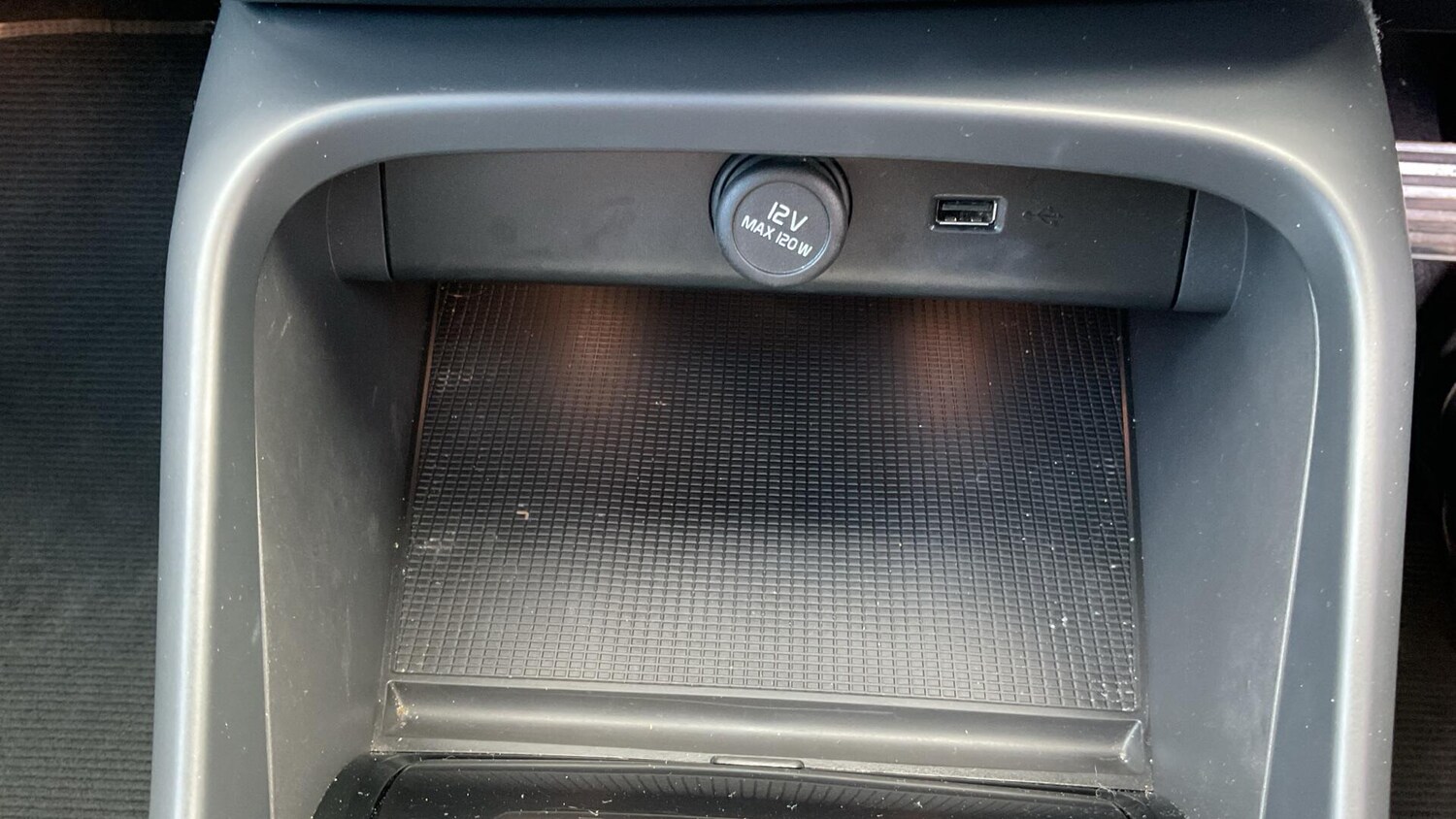 Used Volvo XC40 for sale - 77839985: Photo 25