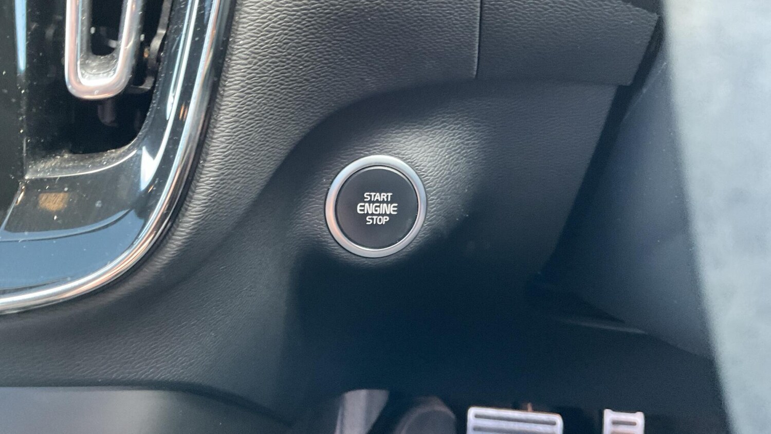 Used Volvo XC40 for sale - 77839985: Photo 27