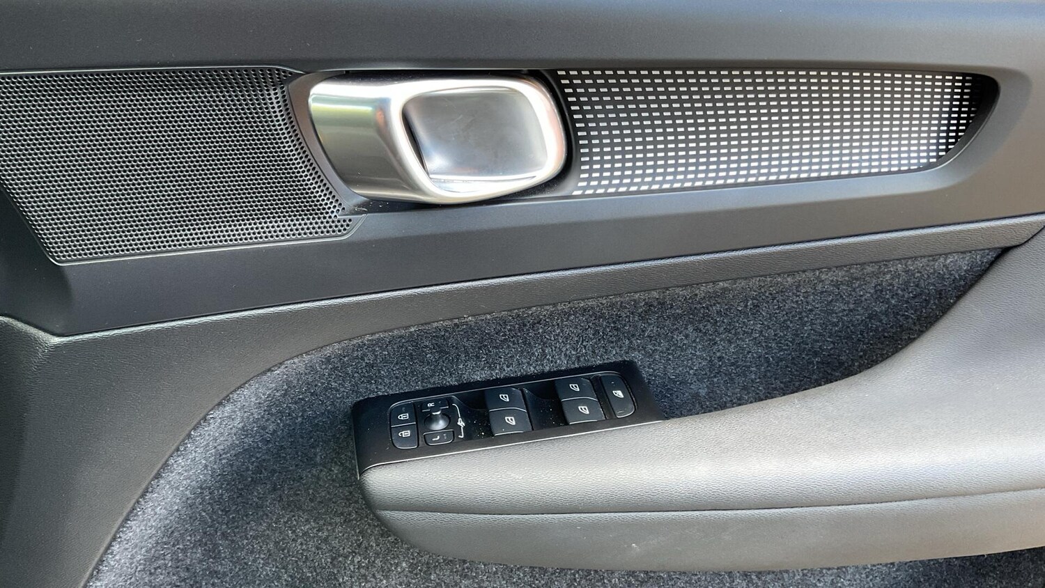 Used Volvo XC40 for sale - 77839985: Photo 29