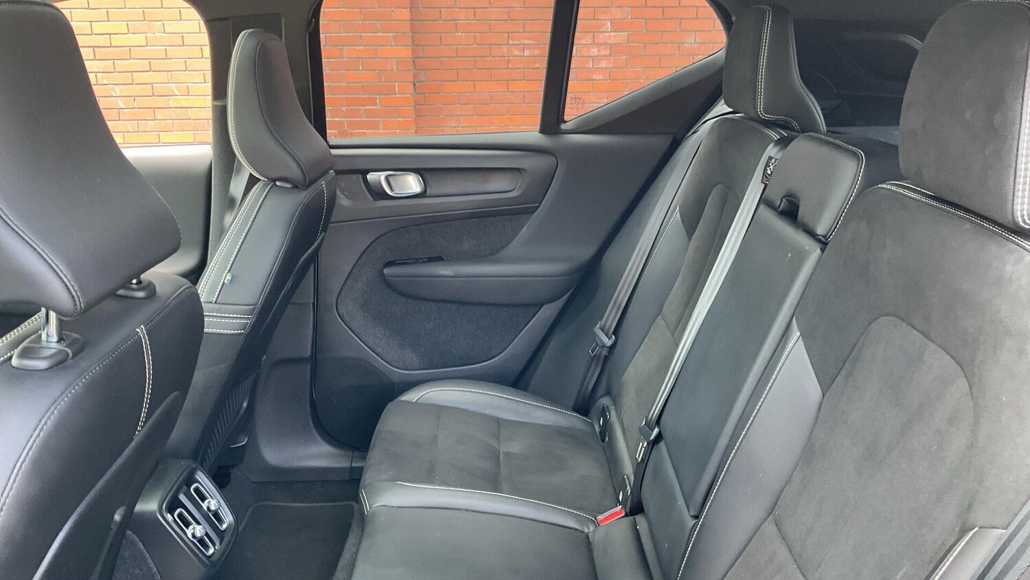 Used Volvo XC40 for sale - 77839985: Photo 33