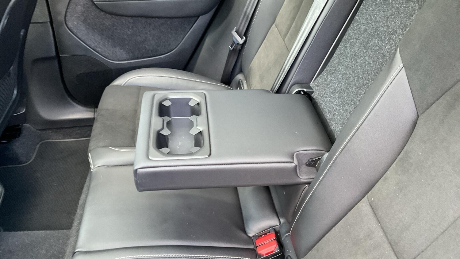 Used Volvo XC40 for sale - 77839985: Photo 34