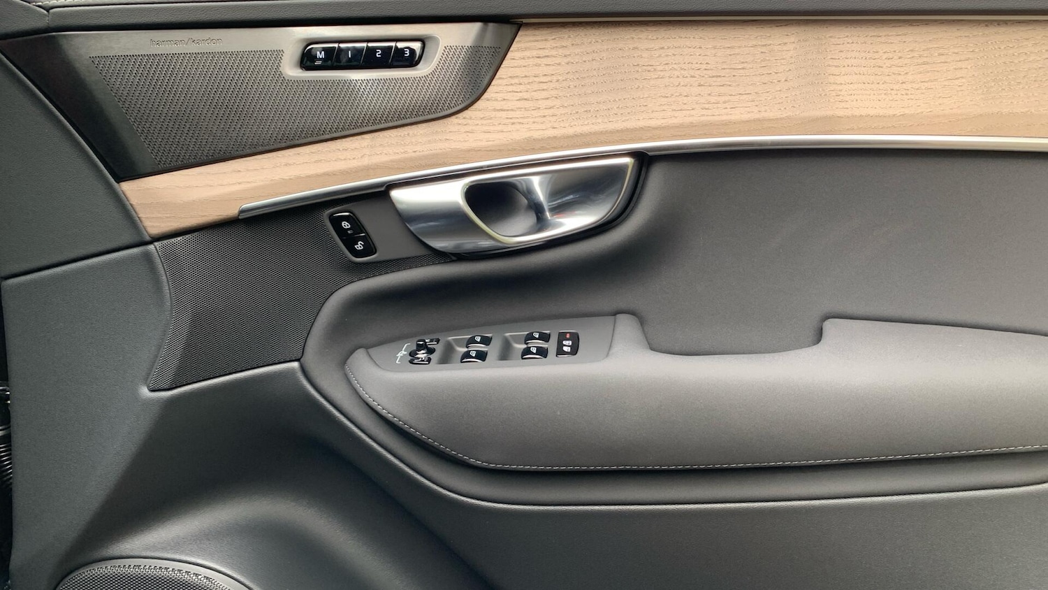 Used Volvo XC90 for sale - 77191995: Photo 30