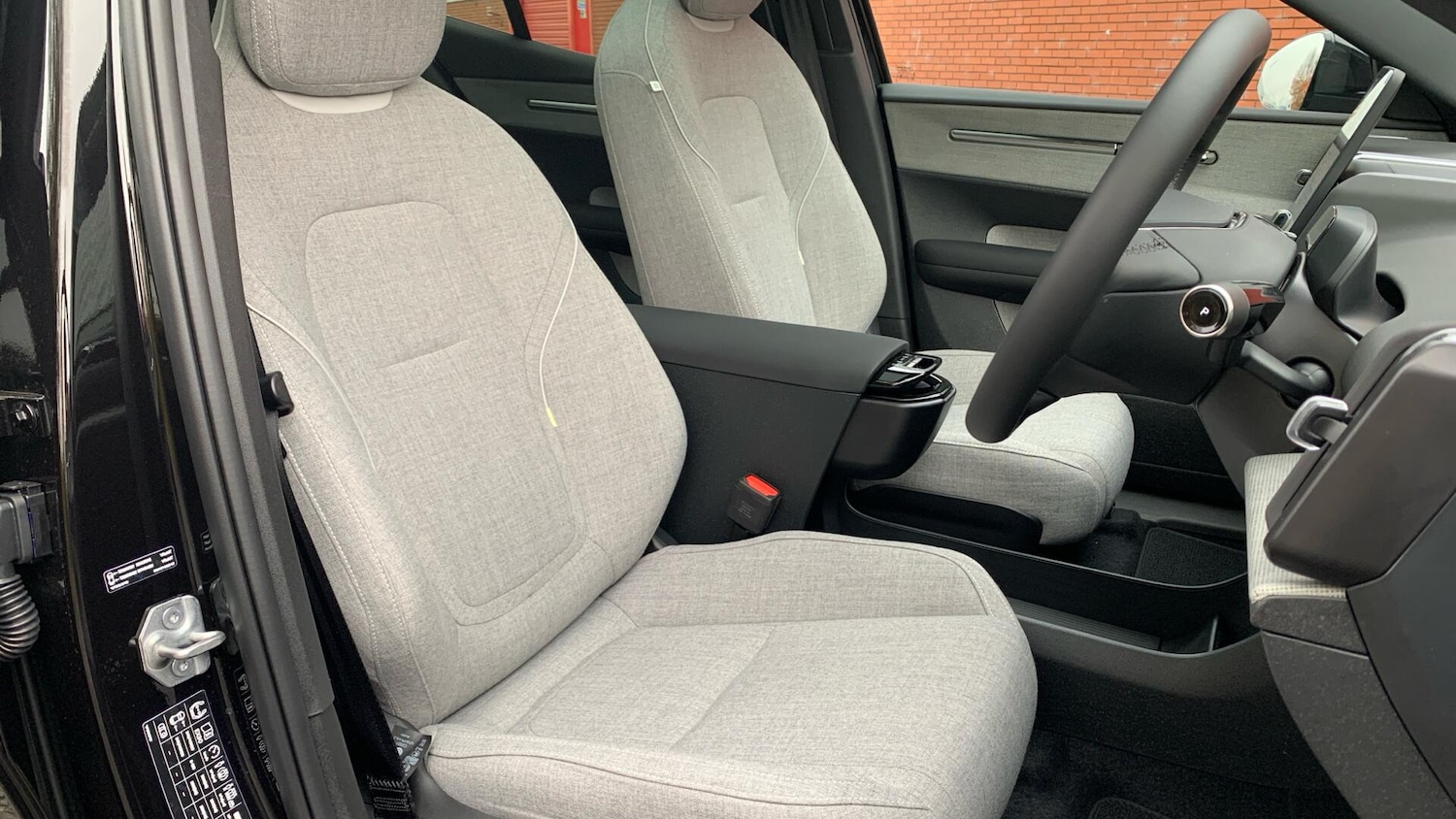Used Volvo EX30 2025 for sale - 76336174: Photo 27