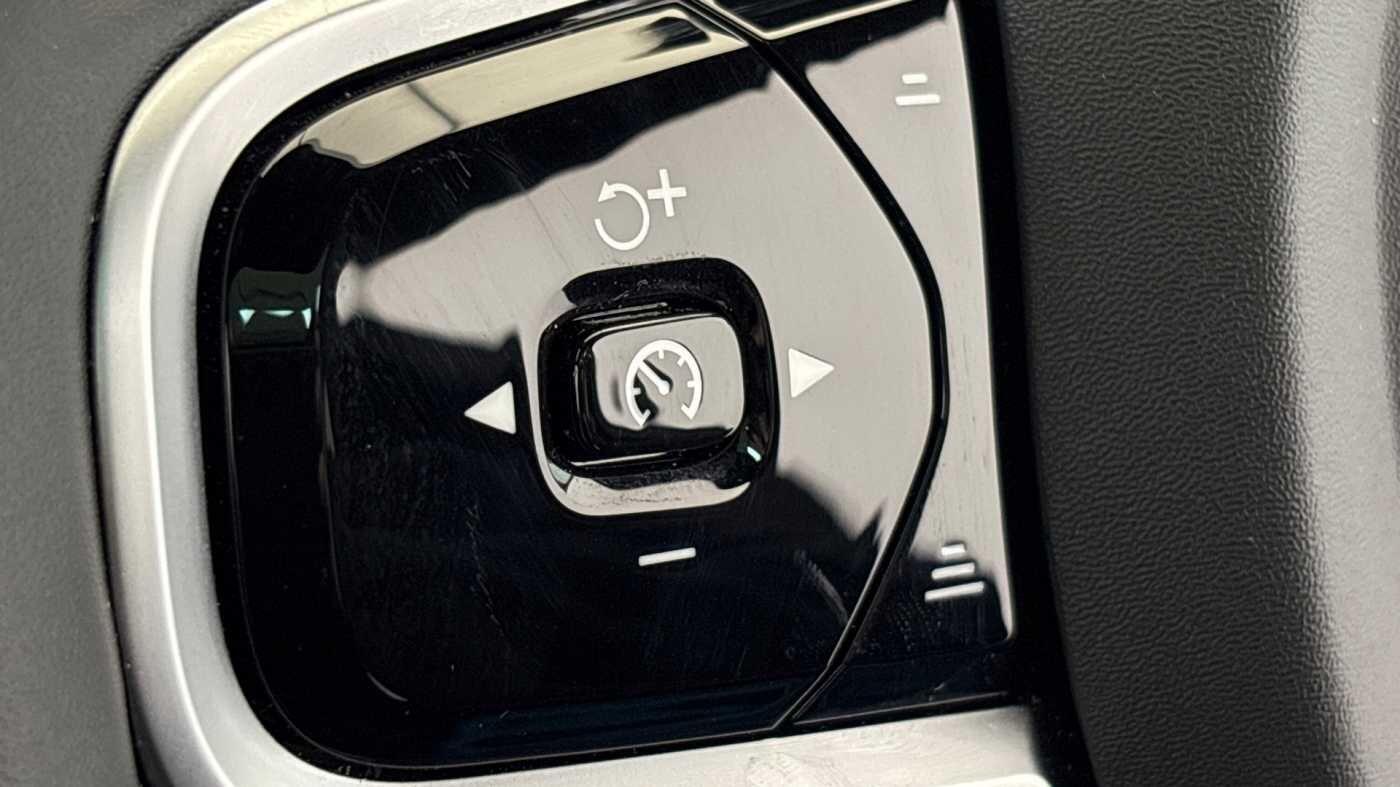 Used Volvo XC90 2025 for sale - 76823875: Photo 32