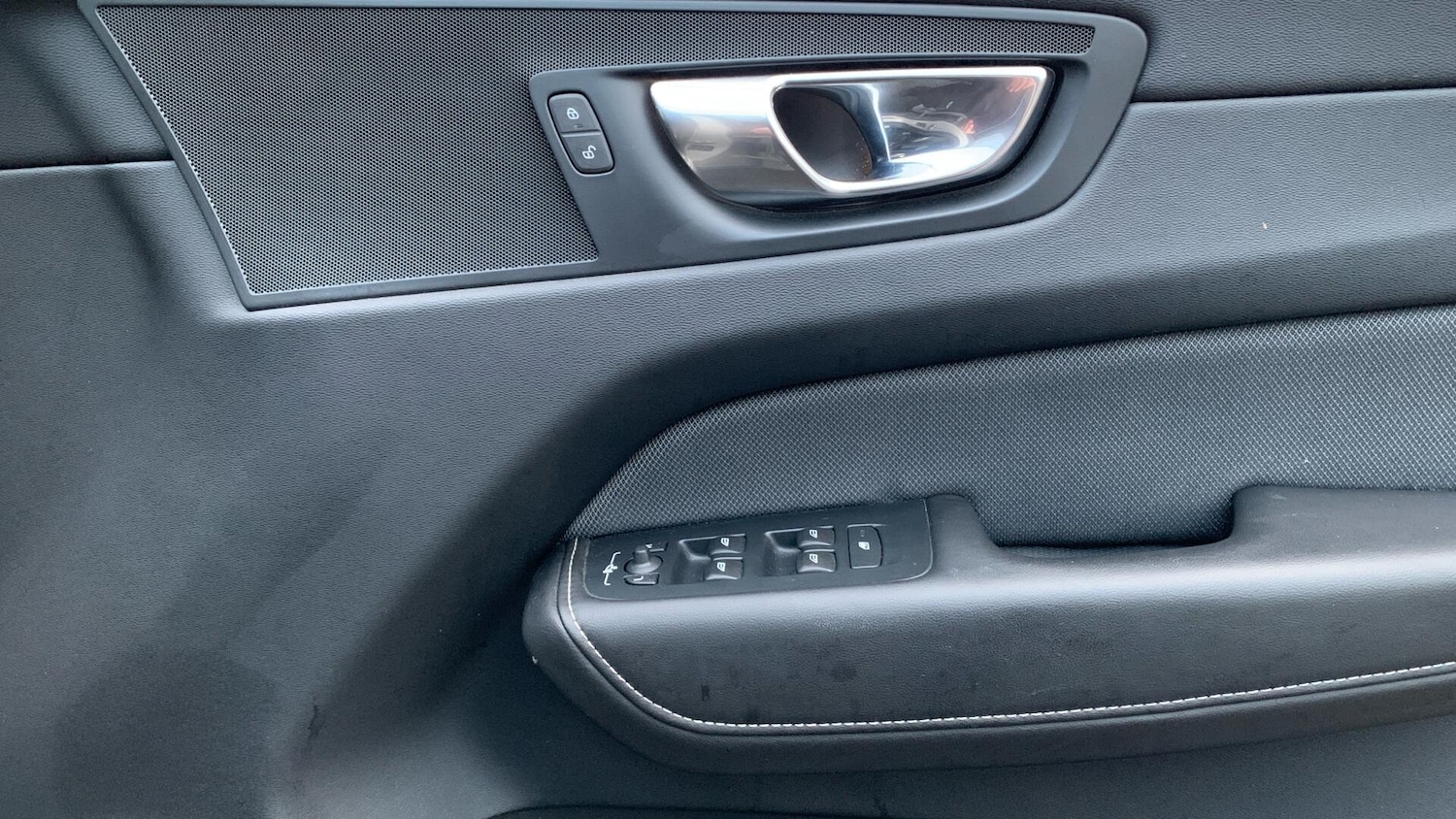 Used Volvo XC60 for sale - 77330980: Photo 30