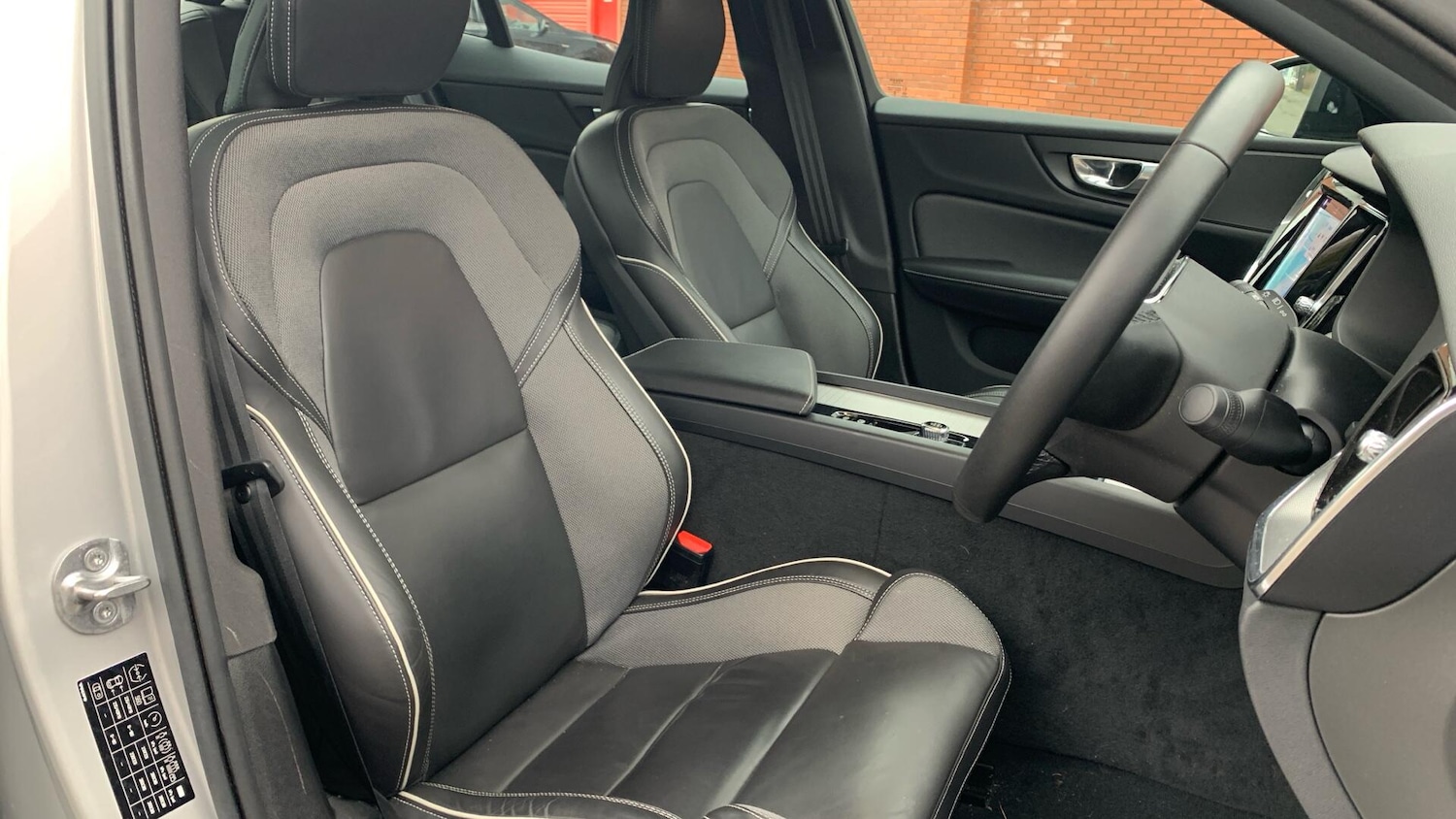 Used Volvo S60 2023 for sale - 77625951: Photo 31