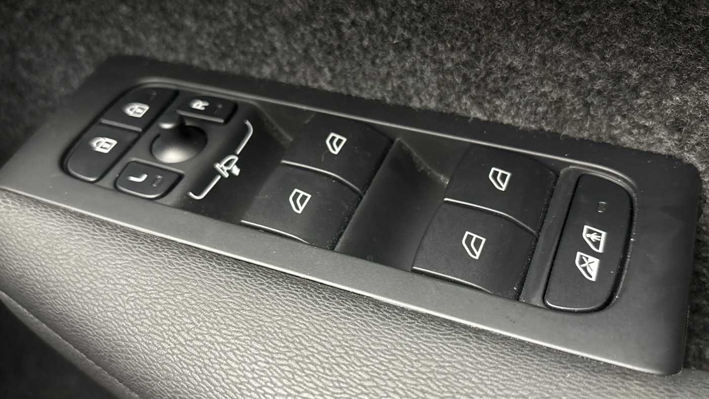 Used Volvo XC40 2025 for sale - 77101712: Photo 17