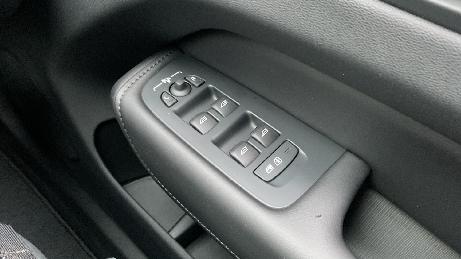 Used Volvo XC60 2024 for sale - 77098006: Photo 24