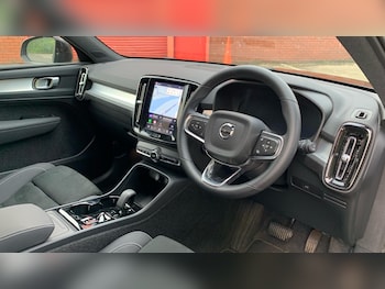Used Volvo XC40 2025 for sale - 78809914: Photo