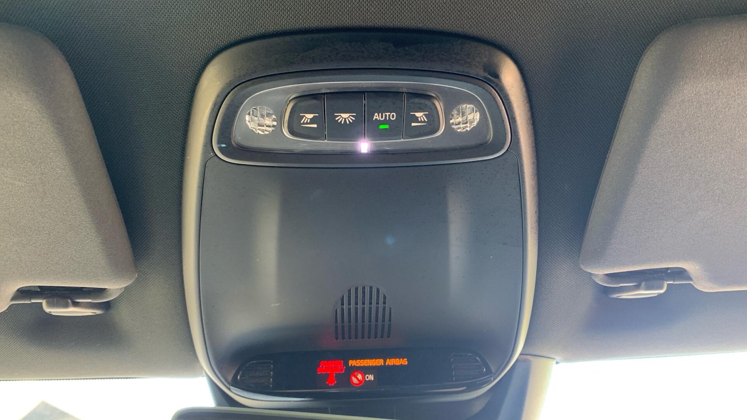 Used Volvo V40 2019 for sale - 76166749: Photo 28