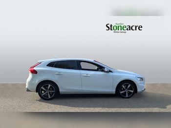 Used Volvo V40 2019 for sale - 76166749: Photo