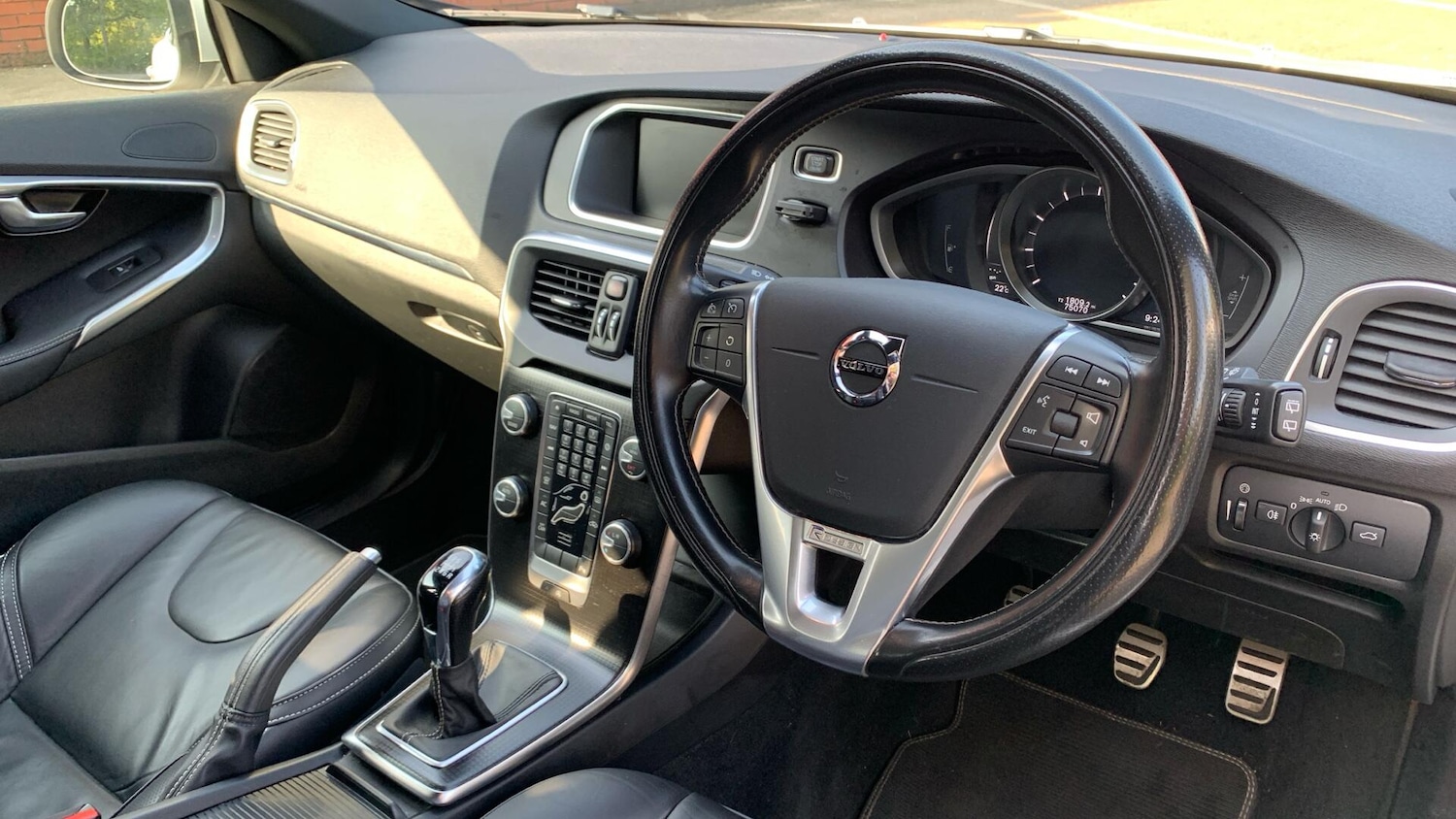 Used Volvo V40 2019 for sale - 76166749: Photo 4