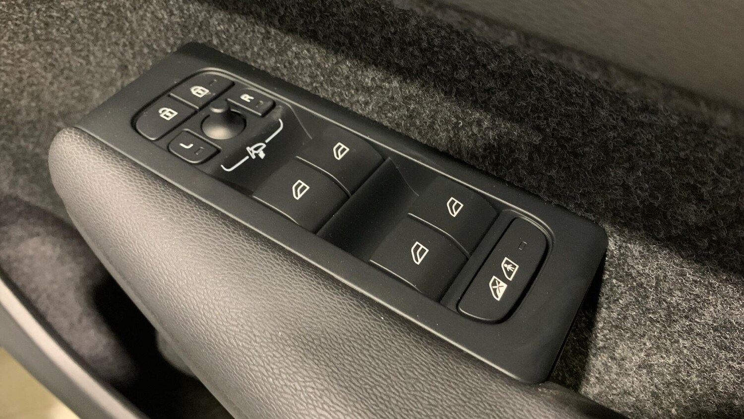 Used Volvo EX40 2026 for sale - 78048225: Photo 24