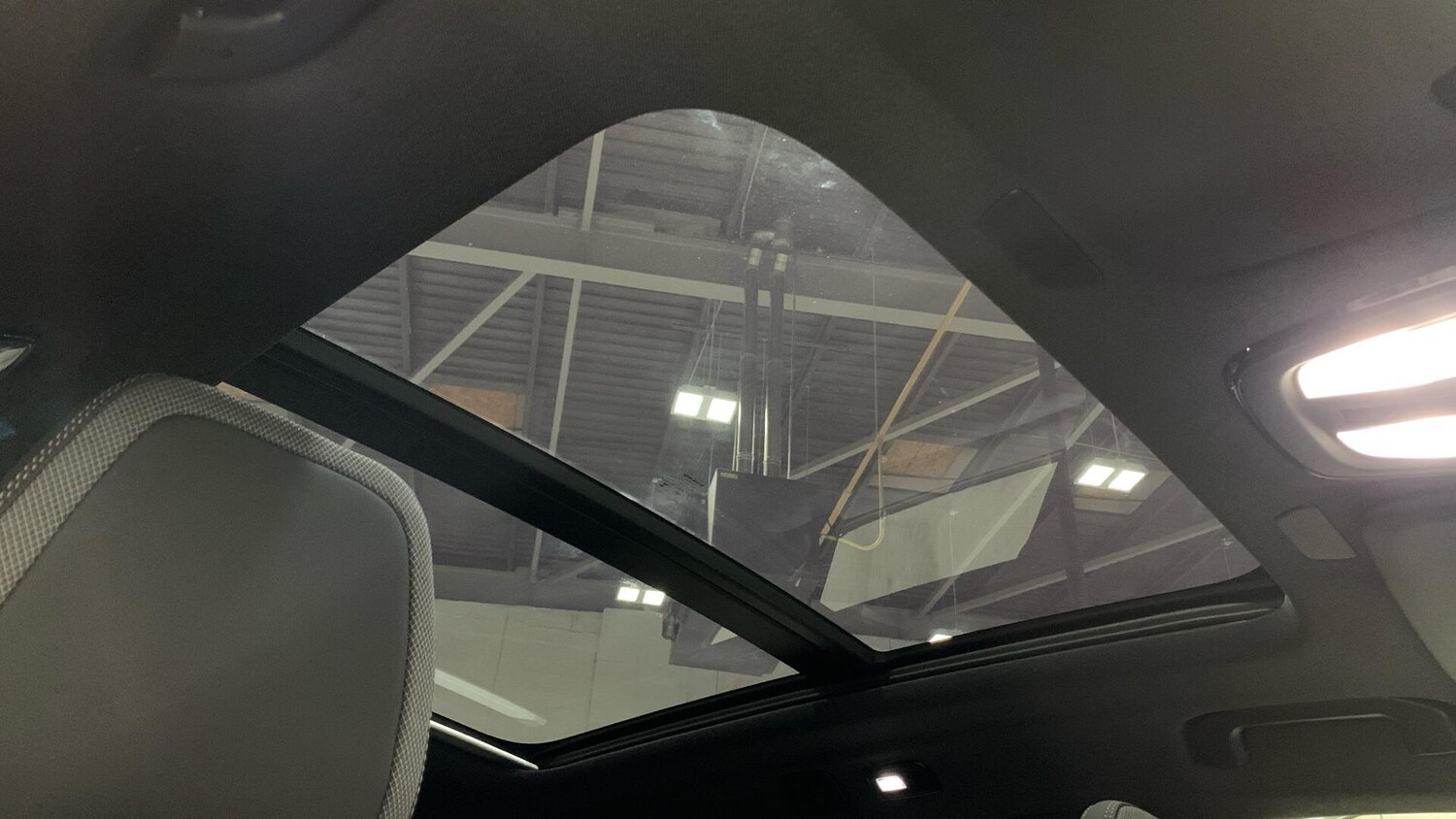 Used Volvo EX40 2026 for sale - 78048225: Photo 31