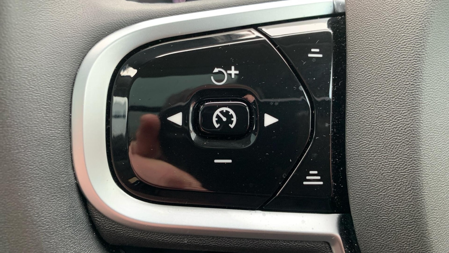 Used Volvo XC60 for sale - 77331551: Photo 21