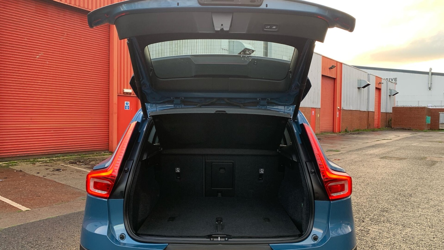 Used Volvo XC40 2023 for sale - 77202559: Photo 13