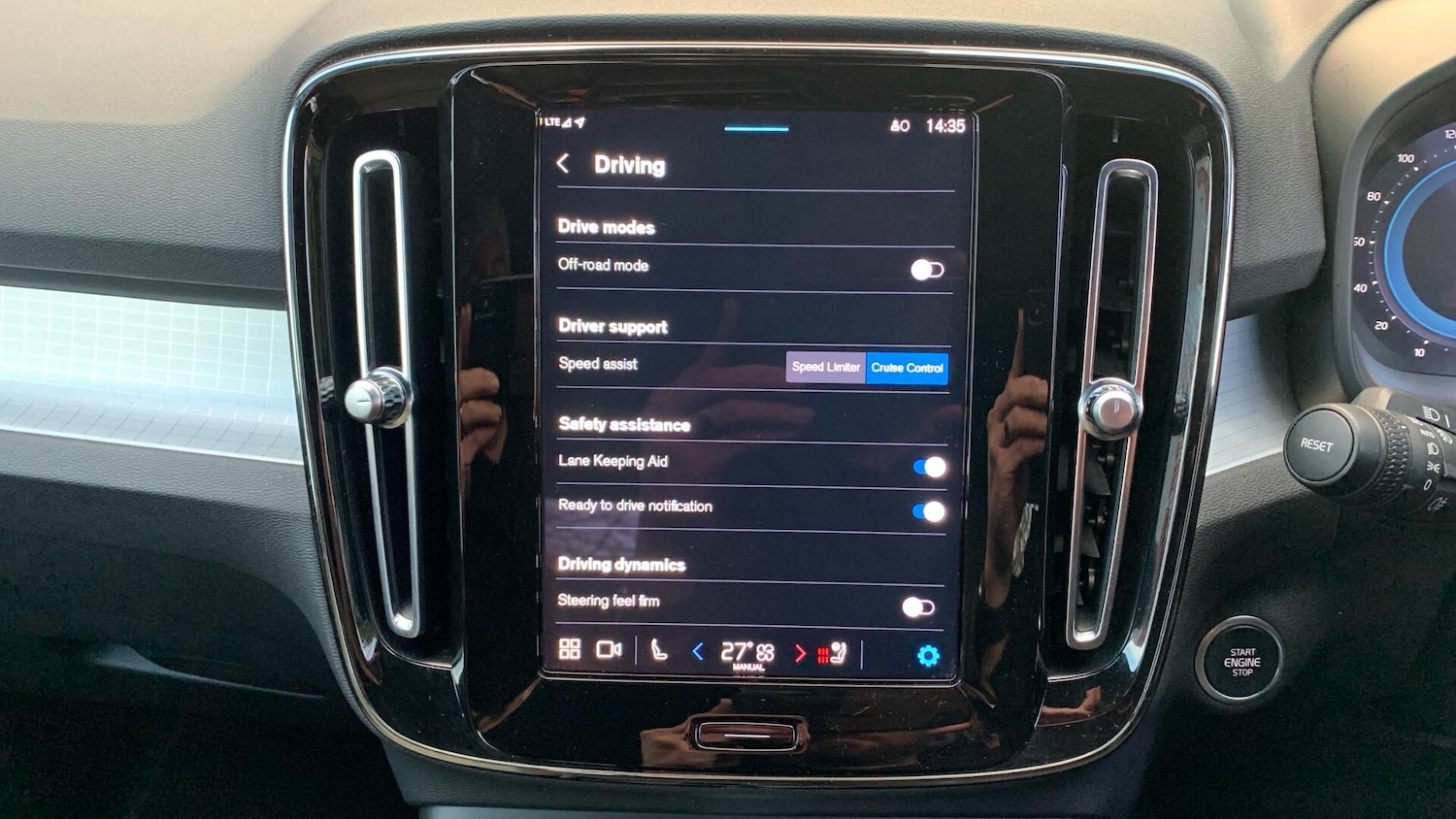 Used Volvo XC40 2023 for sale - 77202559: Photo 17