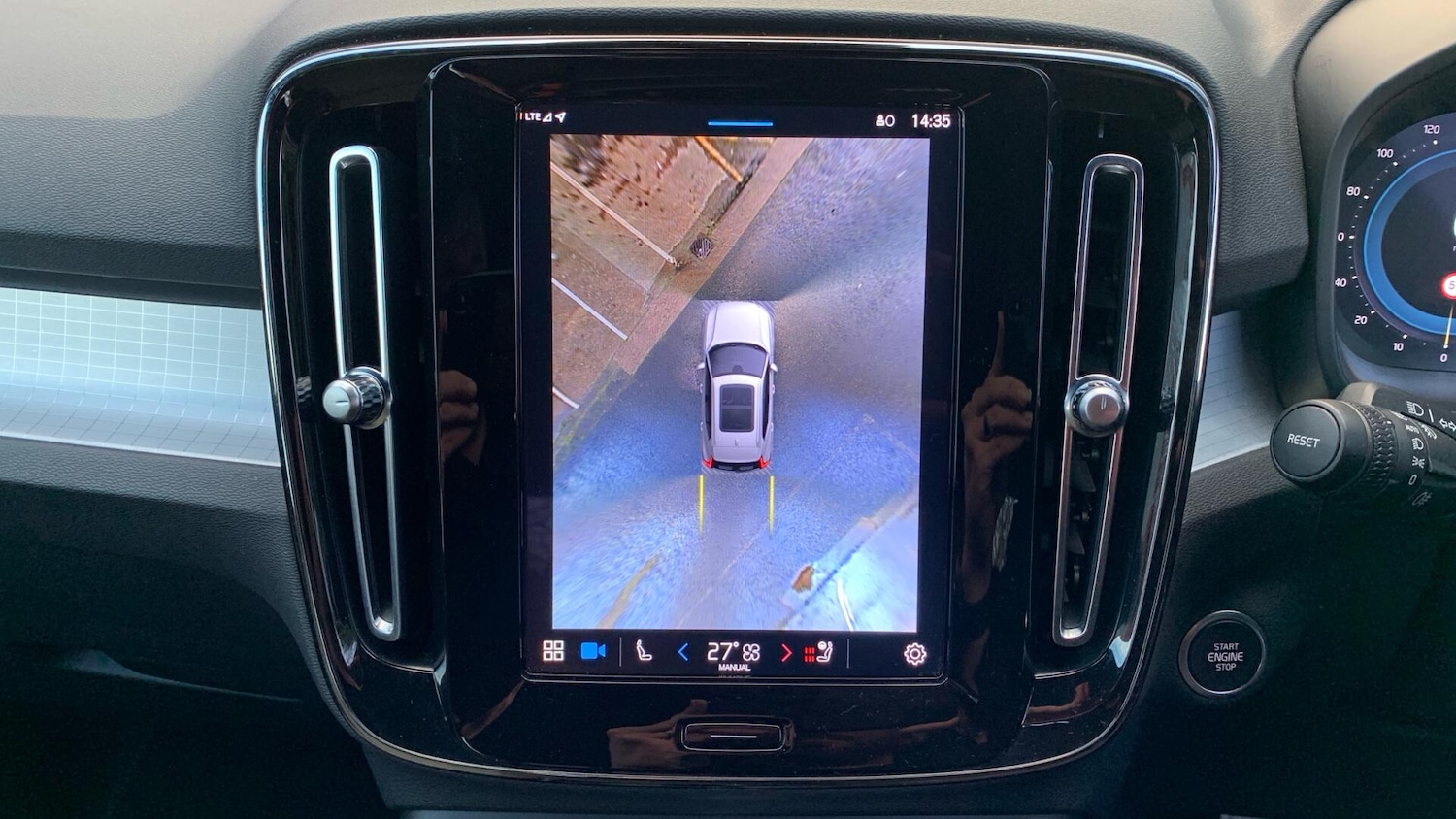 Used Volvo XC40 2023 for sale - 77202559: Photo 19