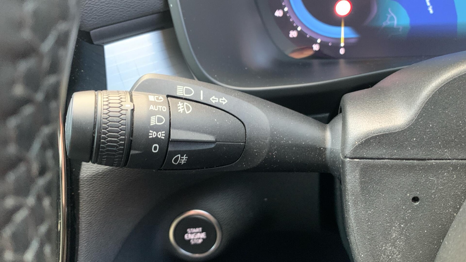 Used Volvo XC40 2023 for sale - 77202559: Photo 20