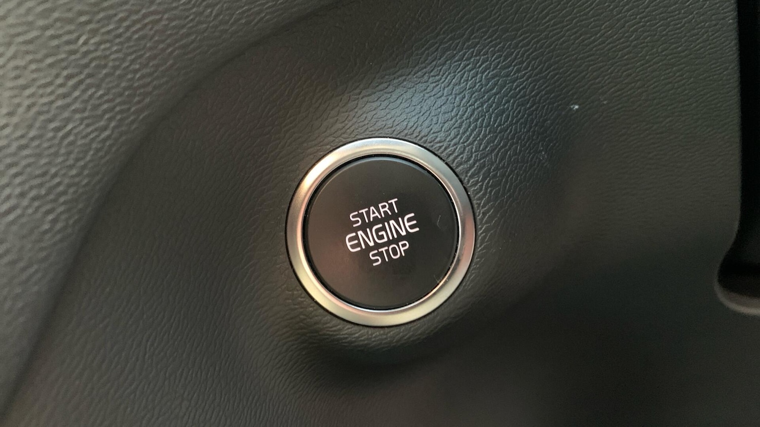 Used Volvo XC40 2023 for sale - 77202559: Photo 27