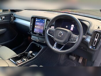 Used Volvo XC40 2023 for sale - 77202559: Photo