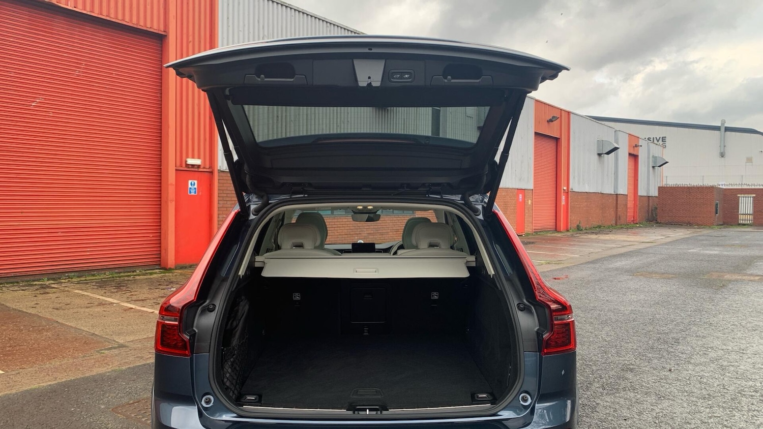 Used Volvo XC60 2025 for sale - 77304888: Photo 13