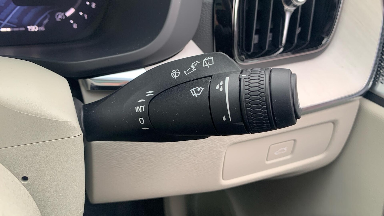 Used Volvo XC60 2025 for sale - 77304888: Photo 23