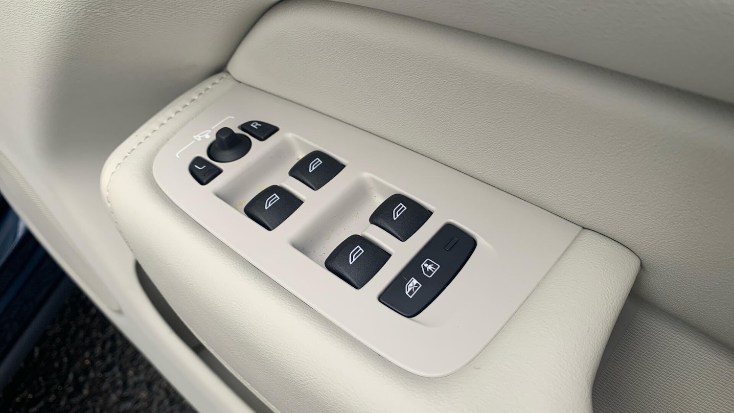 Used Volvo XC60 2025 for sale - 77304888: Photo 24