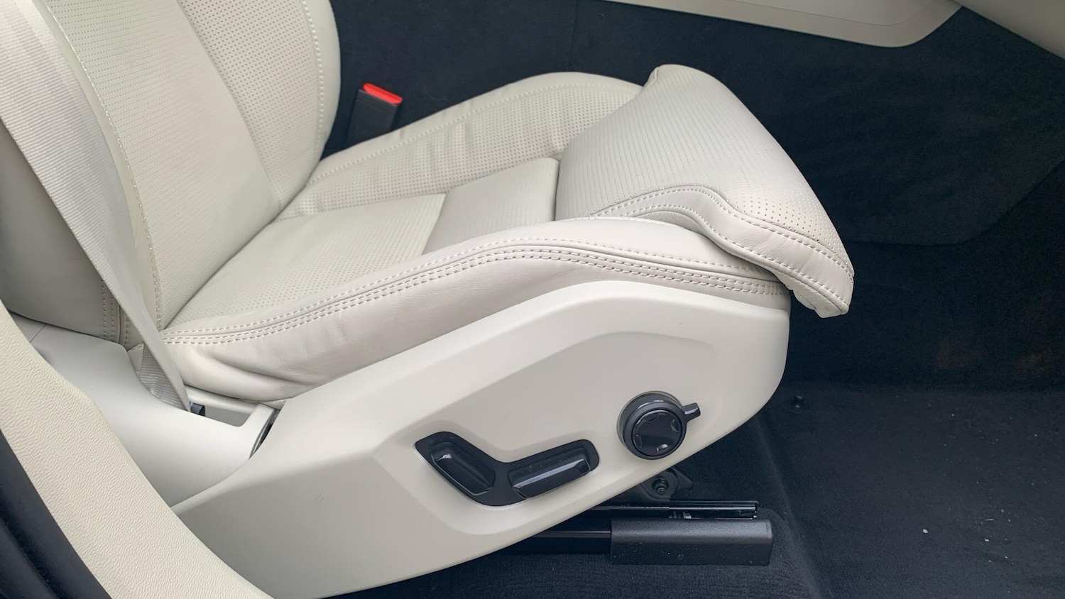 Used Volvo XC60 2025 for sale - 77304888: Photo 30