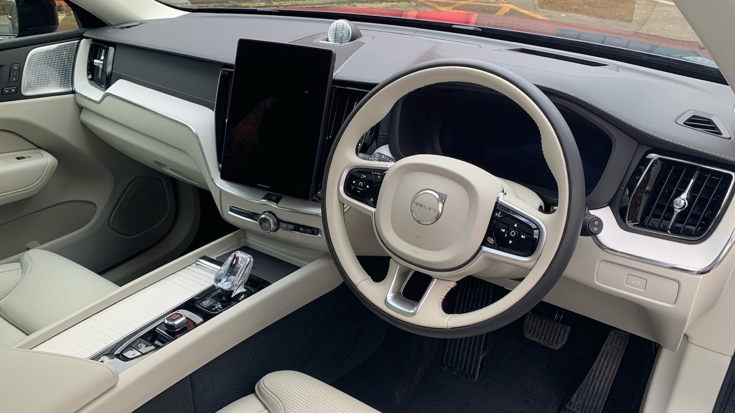 Used Volvo XC60 2025 for sale - 77304888: Photo 4