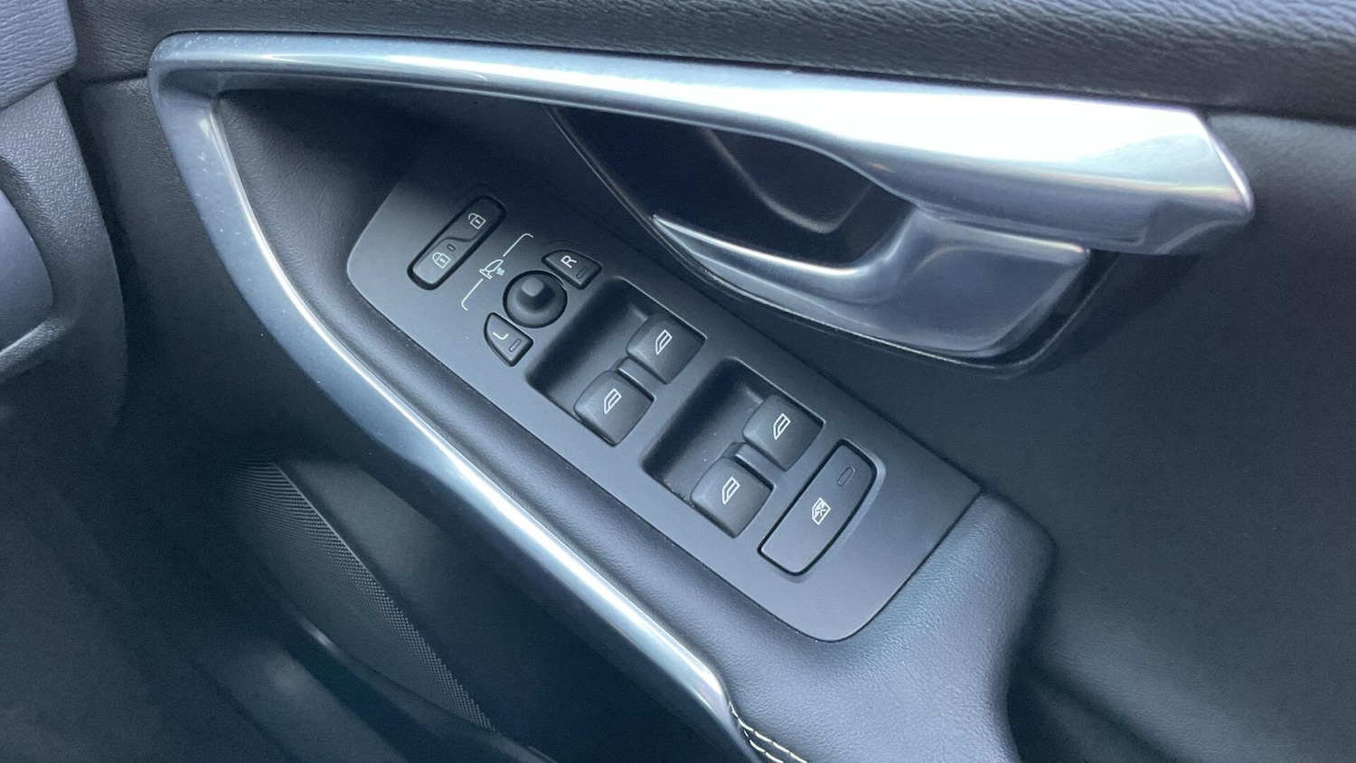 Used Volvo V40 for sale - 78205271: Photo 24