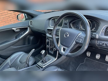 Used Volvo V40 2019 for sale - 78205271: Photo