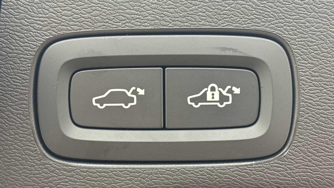 Used Volvo XC60 2024 for sale - 77202790: Photo 15