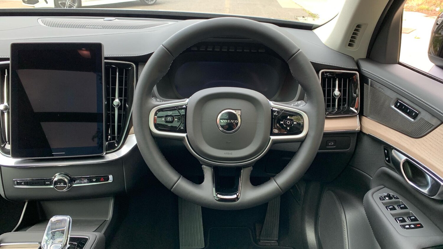 Used Volvo XC90 2025 for sale - 77497567: Photo 11