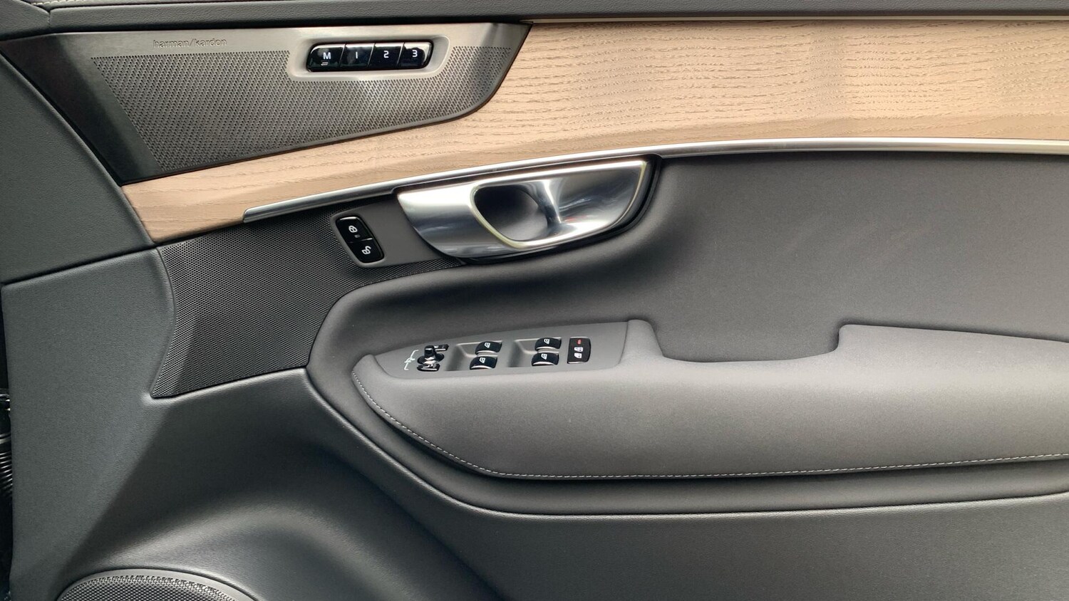 Used Volvo XC90 2025 for sale - 77497567: Photo 30