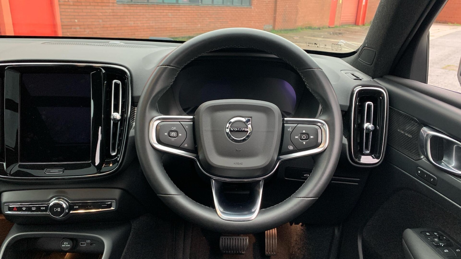 Used Volvo XC40 2024 for sale - 77202419: Photo 10