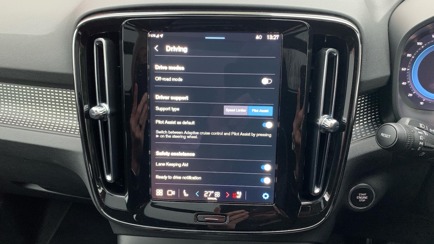 Used Volvo XC40 2024 for sale - 77202419: Photo 17