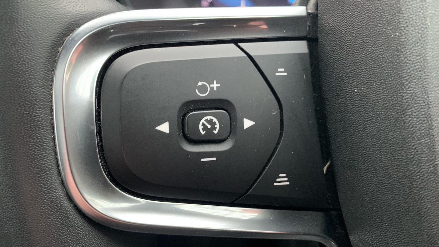 Used Volvo XC40 2024 for sale - 77202419: Photo 21