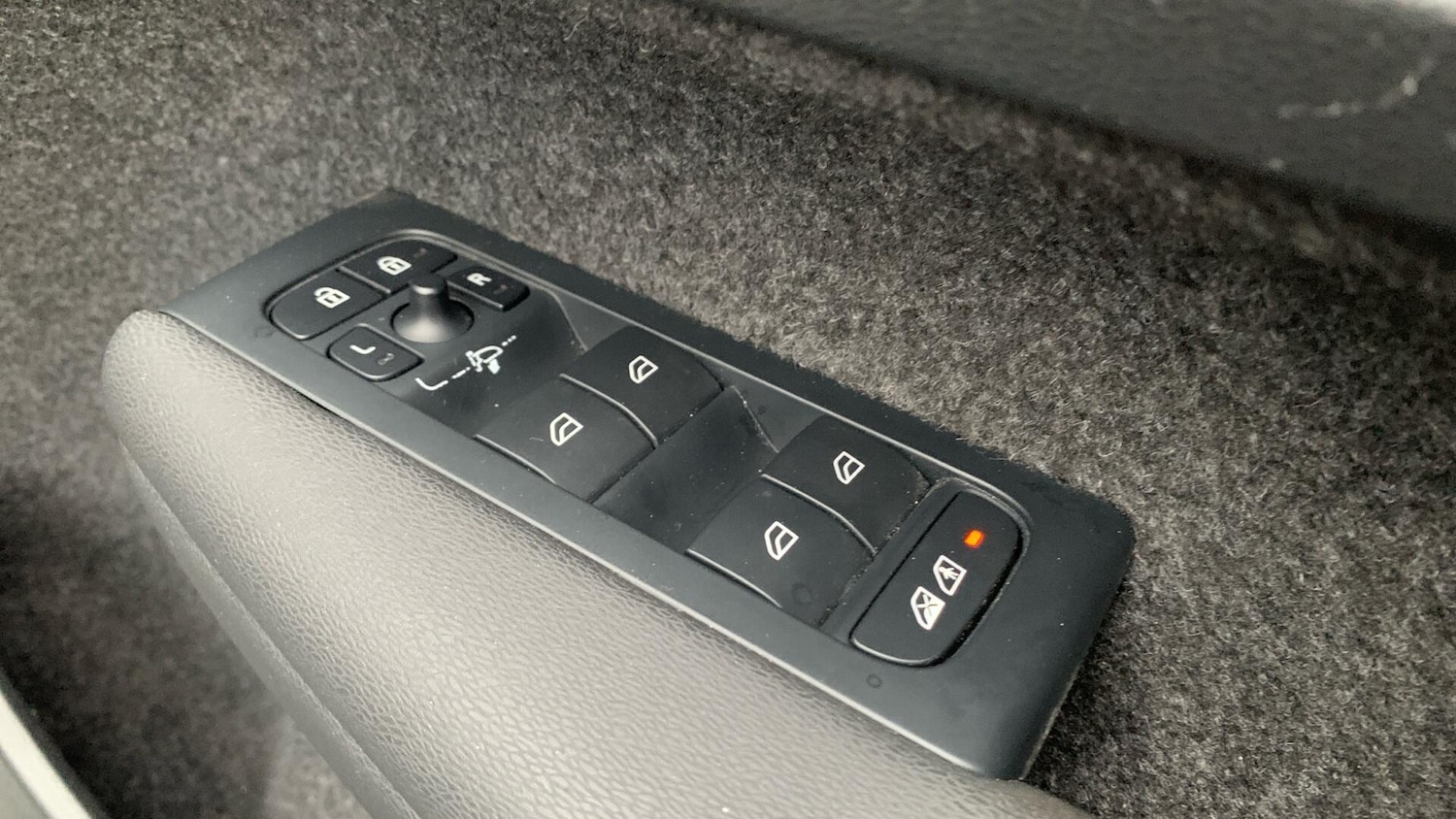 Used Volvo XC40 2024 for sale - 77202419: Photo 24