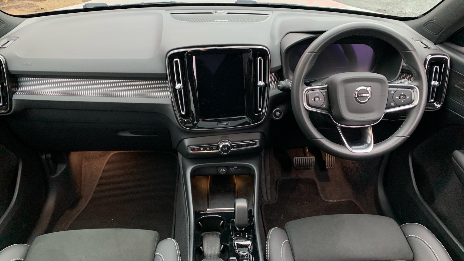 Used Volvo XC40 2024 for sale - 77202419: Photo 5