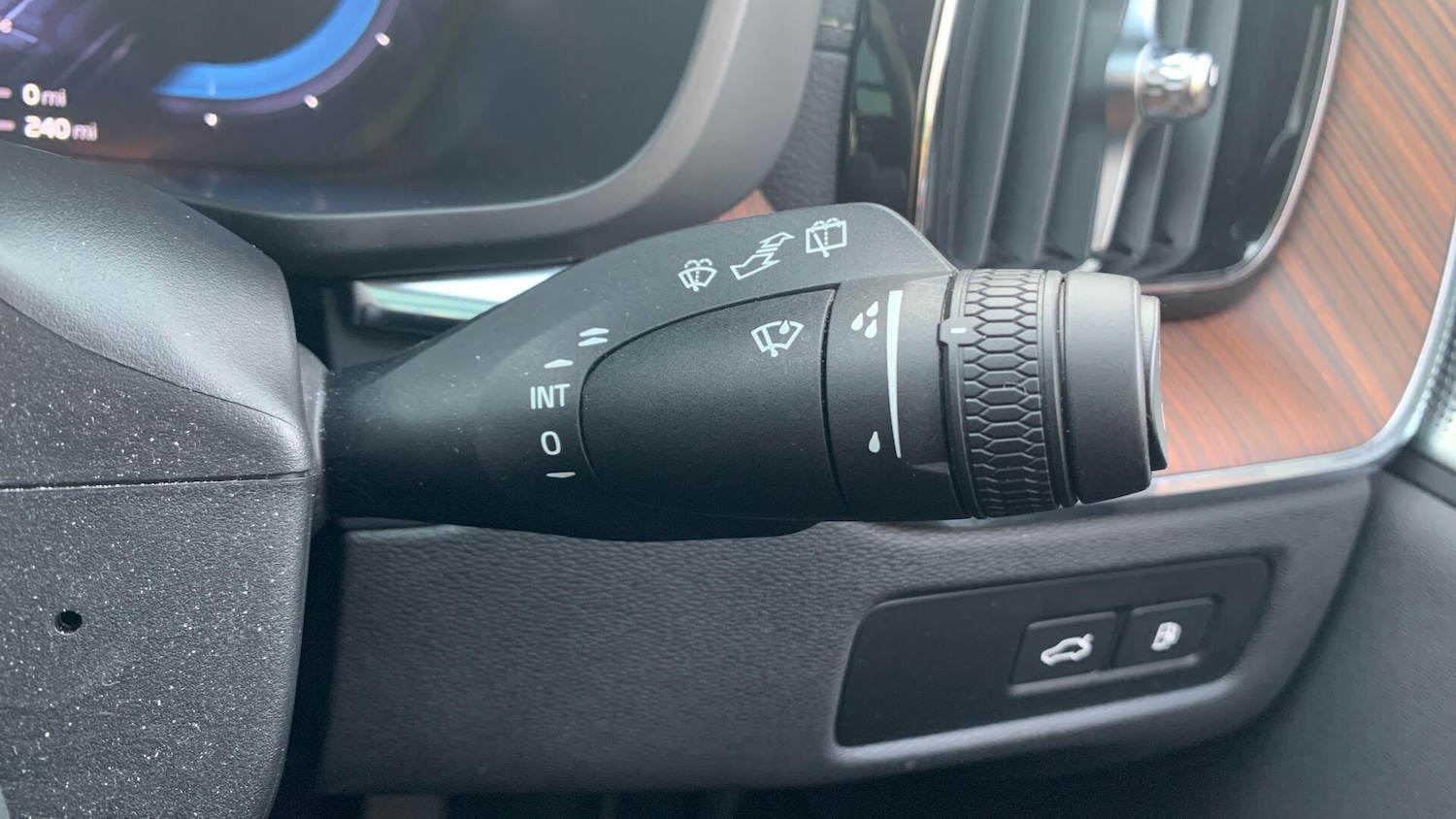 Used Volvo XC60 2024 for sale - 77143978: Photo 24