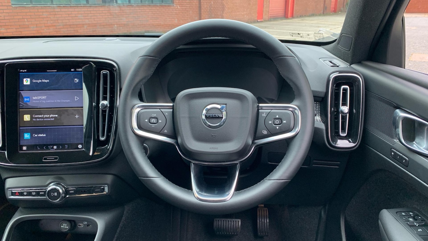 Used Volvo XC40 2024 for sale - 76865388: Photo 11