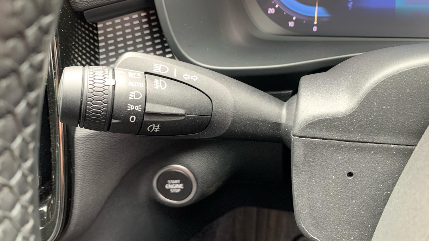 Used Volvo XC40 2024 for sale - 76865388: Photo 21